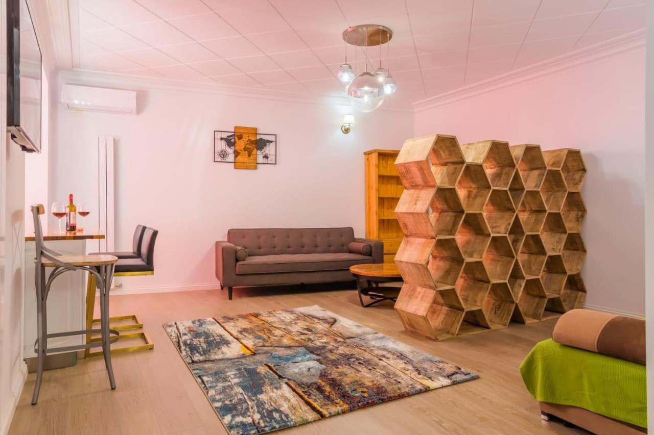 Inova Central Apartment Бухарест Экстерьер фото